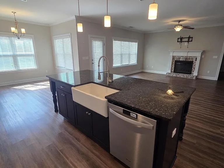 2105 Thornbury Cv — Photo 10