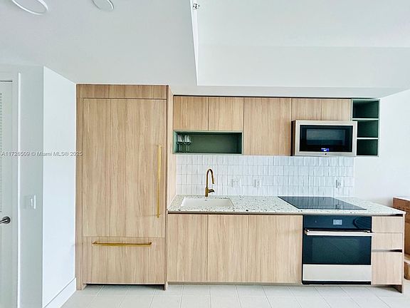 2nd image of 601 NE 1st Ave #2904