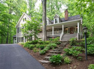 9714 Barlow Rd, Fairfax, VA 22031