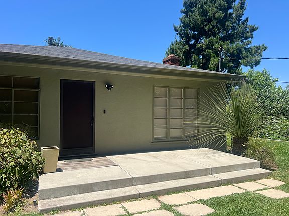 4th image of 3117 Oakcrest Dr