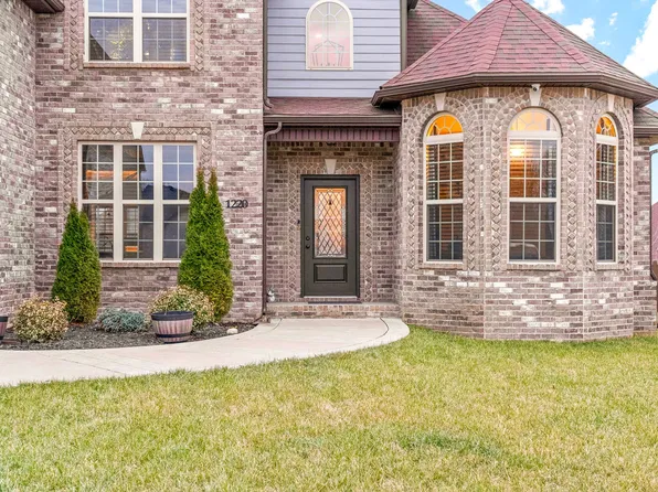 1220 Forsythia Ct, Clarksville, TN 37043
