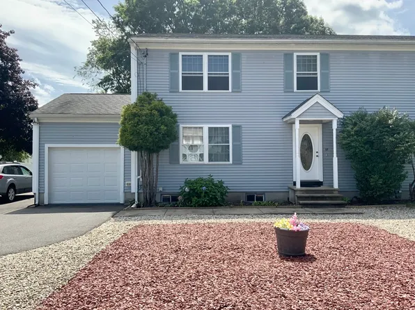 57 Howe St #57, Framingham, MA 01702