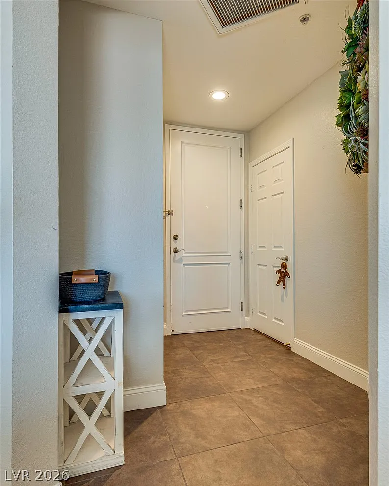 2 bed, 2.0 bath, 1198 sqft, $1,650 — Photo 3