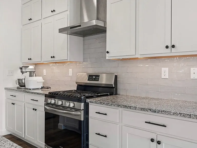 5335 Daffodil Dr — Photo 6