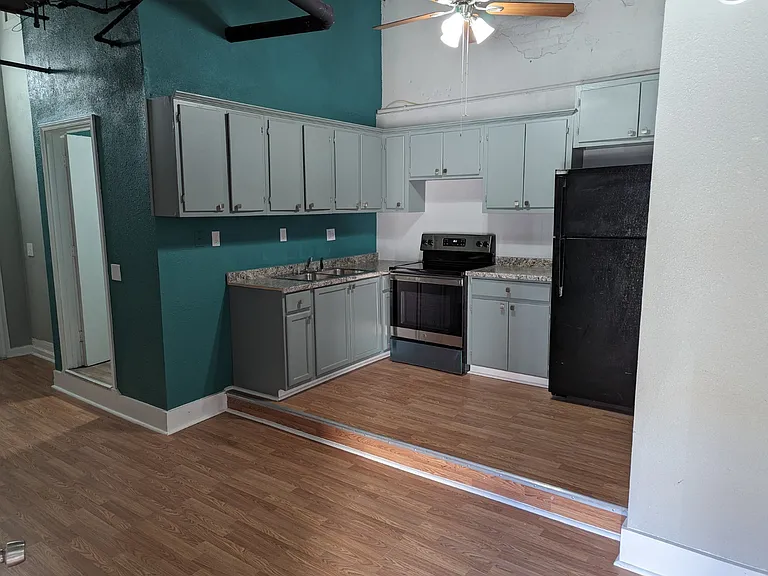 221 Main St #1-4 — Photo 3