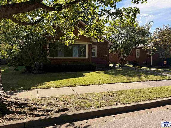 3rd image of 918 Barton Ave