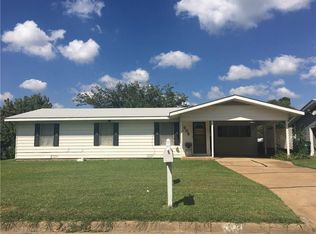 508 Hall St, Graham, TX 76450