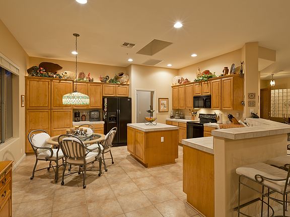 Large Eat-in Kitchen Open to Great Room
