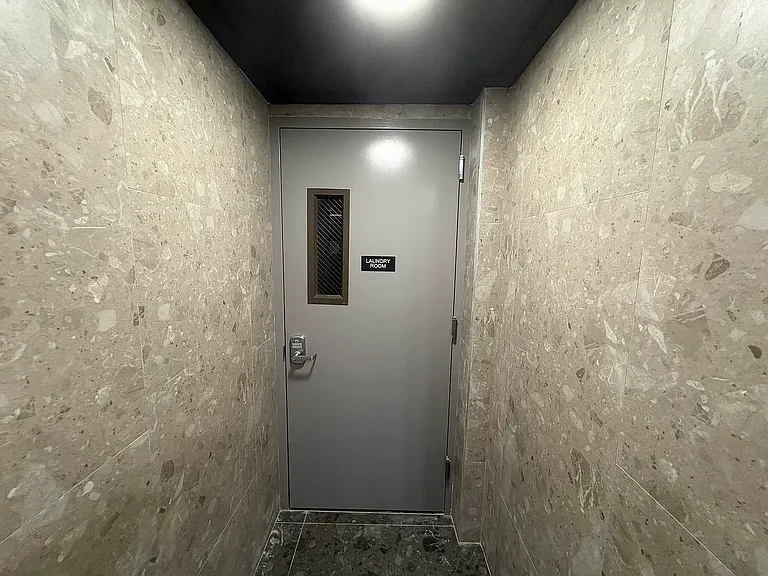 3109 Buhre Ave #8G — Photo 12