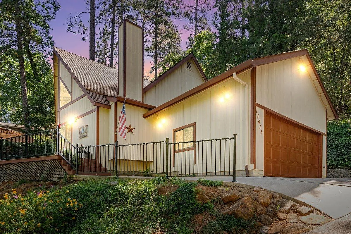 11415 Sunset Pl photo 1