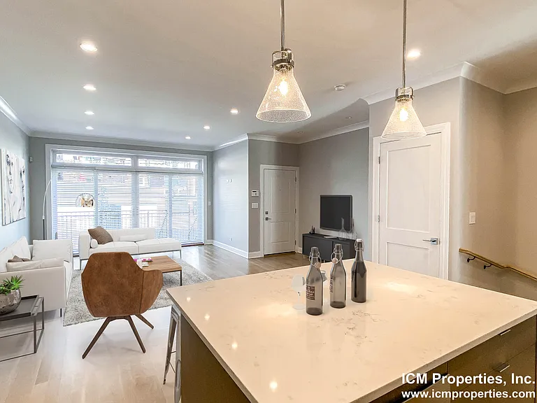 3349 N Kenmore Ave #1 — Photo 8