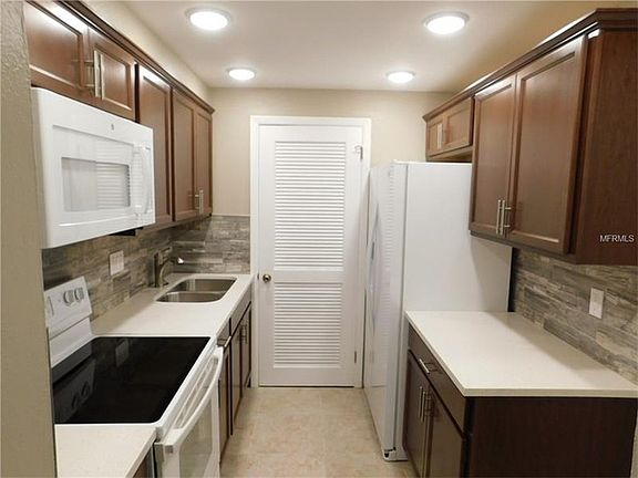 5th image of 1799 N Highland Ave #61