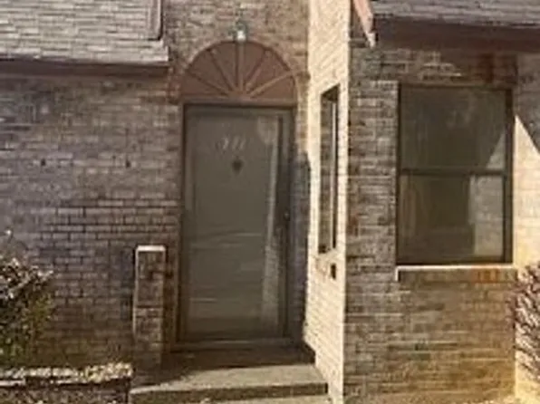 711 Chuck Gray Ct, Owensboro, KY 42303
