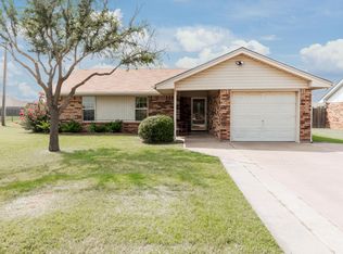 5242 E Woodhaven Dr, Wichita Falls, TX 76302