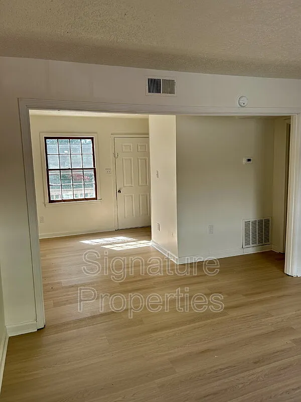 2 bed, 1.5 bath, $875 — Photo 4