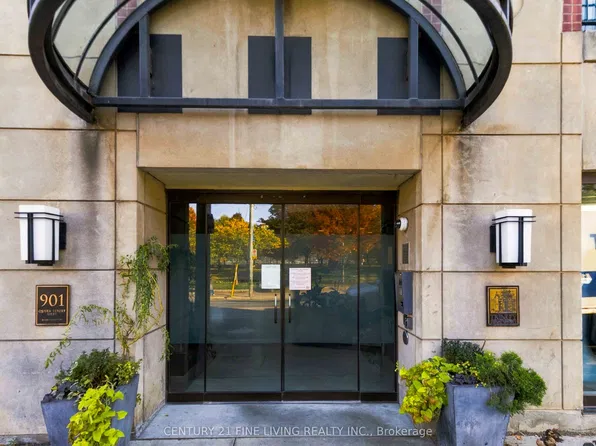 901 Queen St W Unit 419, Toronto, ON M6J 3X4