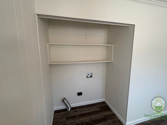 5th image of 111 Fowler Rd #1