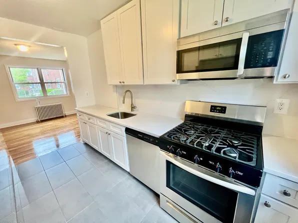22501 69th Ave, Oakland Gardens, NY