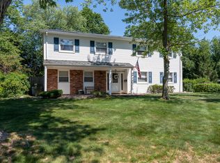 11 Pepperridge Rd, Howell, NJ 07731