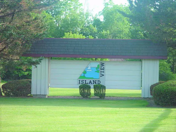 3405 S Browns Lake Dr, Burlington, WI 53105