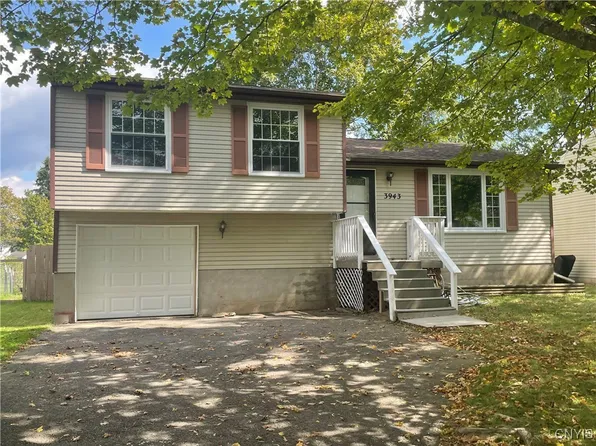 3943 Bufflehead Ln, Liverpool, NY 13090