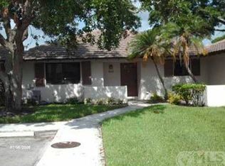 613 Club Dr, Palm Beach Gardens, FL 33418