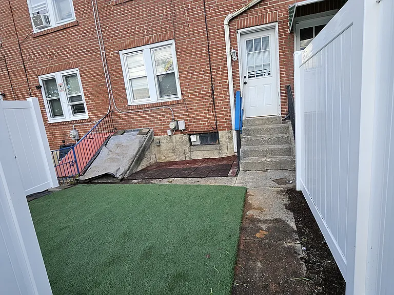 225 N Penn St — Photo 19