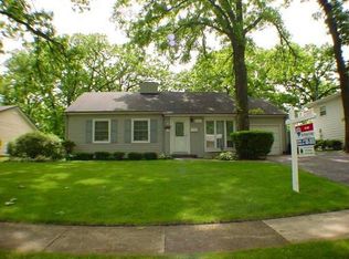 26 Crestview Ter, Buffalo Grove, IL 60089