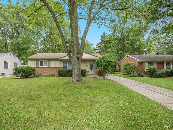 2nd image of 29406 Candlewood Ln