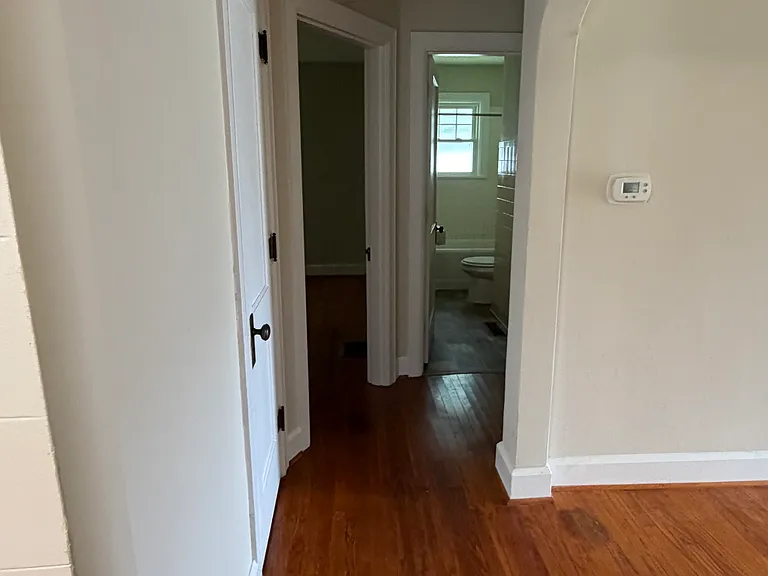 406 E Pearl St — Photo 4