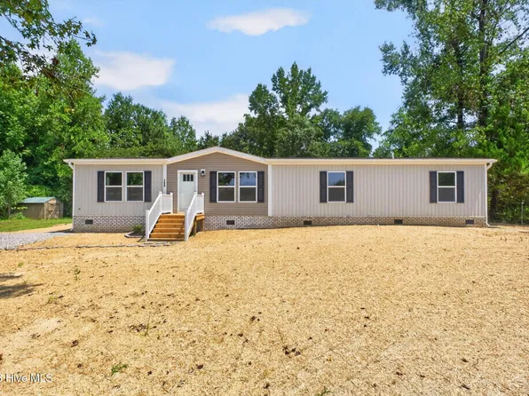108 Pebble Run Court, Burgaw, NC 28425