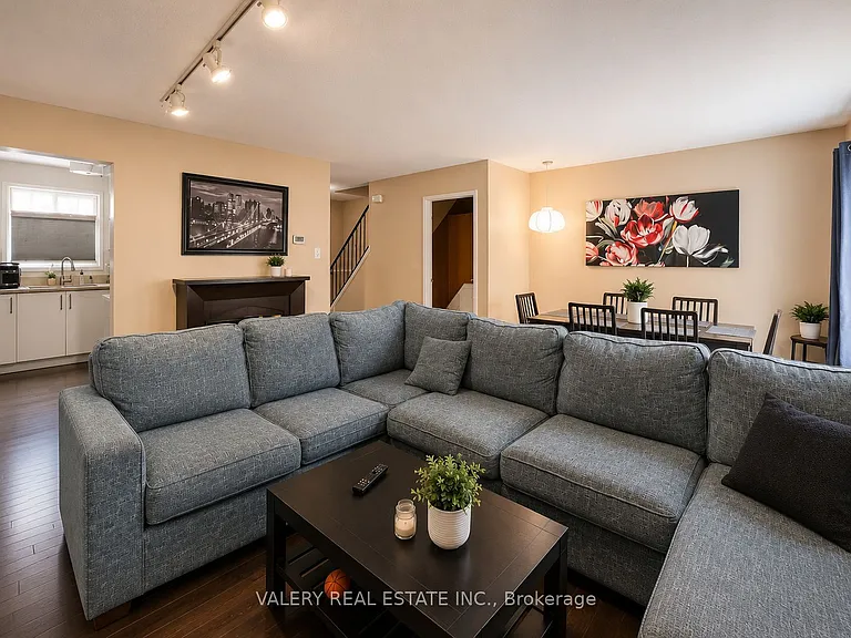 45 Hansen Rd N #20 — Photo 2