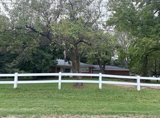 9800 Richfield Rd, Fairview Heights, IL 62208