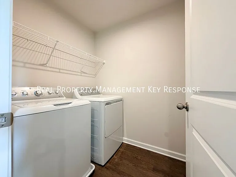 325 Heritage Ave — Photo 19