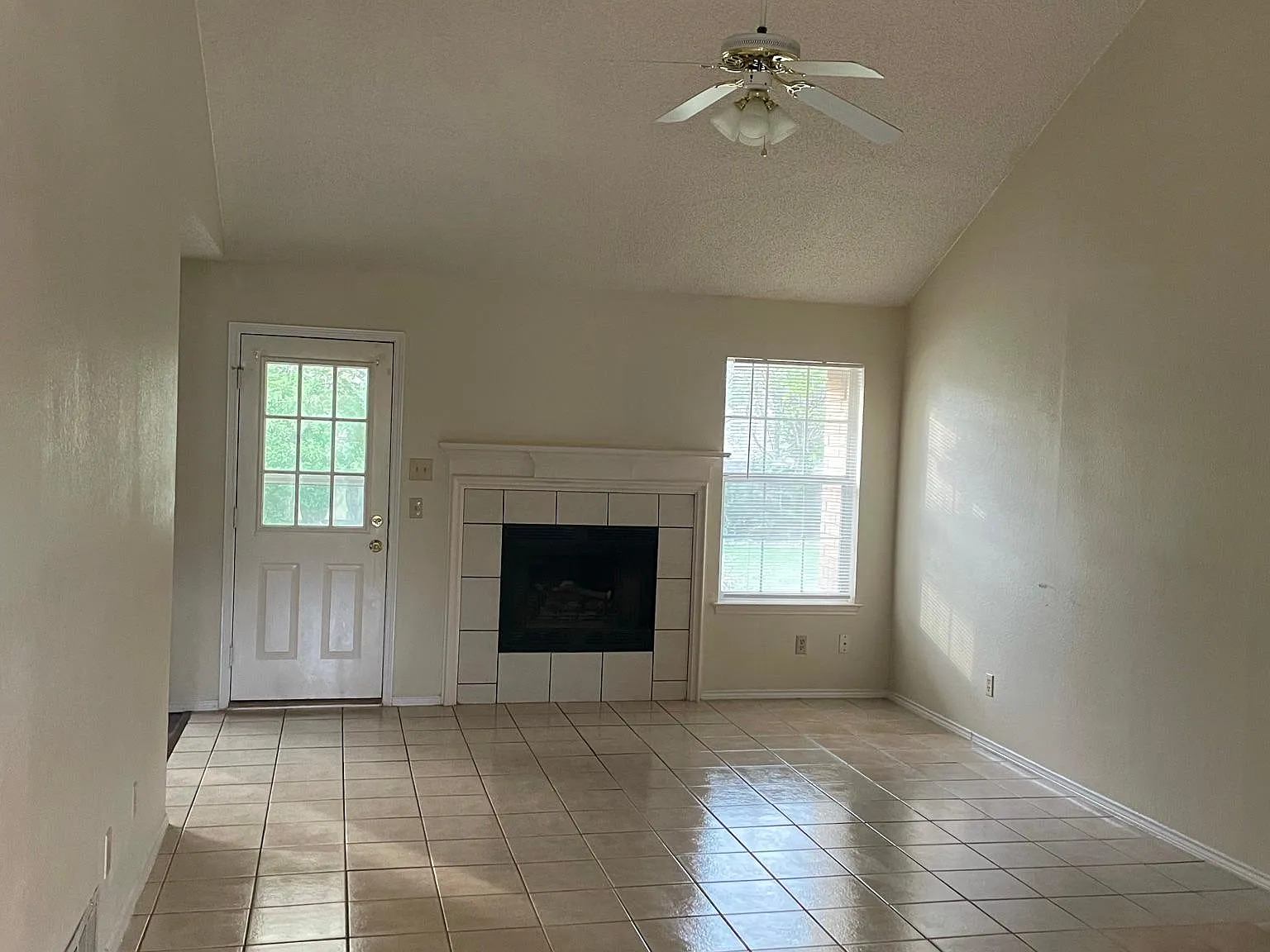 7933 Sunrise Dr — Photo 3