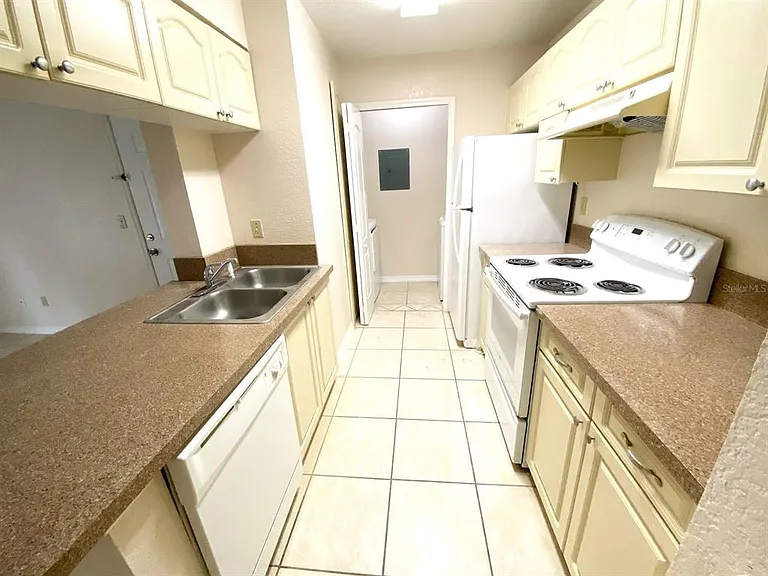 2550 N Alafaya Trl #6200 — Photo 6
