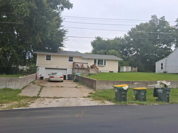 1112 4th St, Boonville, MO 65233