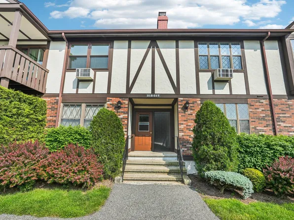 313 Sierra Vista Lane, Valley Cottage, NY 10989