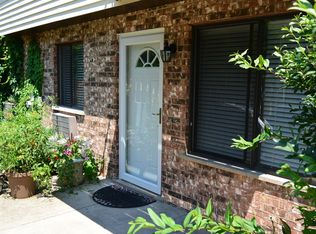 125 Willows Edge Ct APT D, Willow Springs, IL 60480