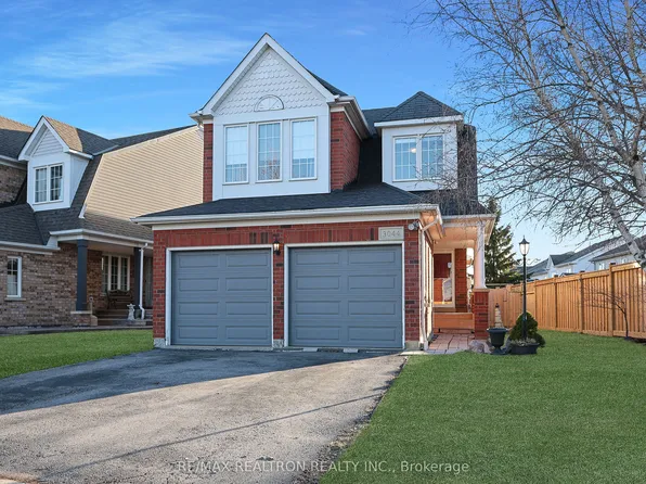 3044 Country Ln, Whitby, ON L1P 1R2