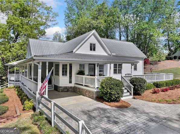 8525 Lanierland Farms Dr, Gainesville, GA 30506