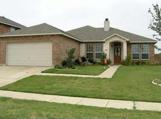 525 Zachum Dr, Arlington, TX 76002