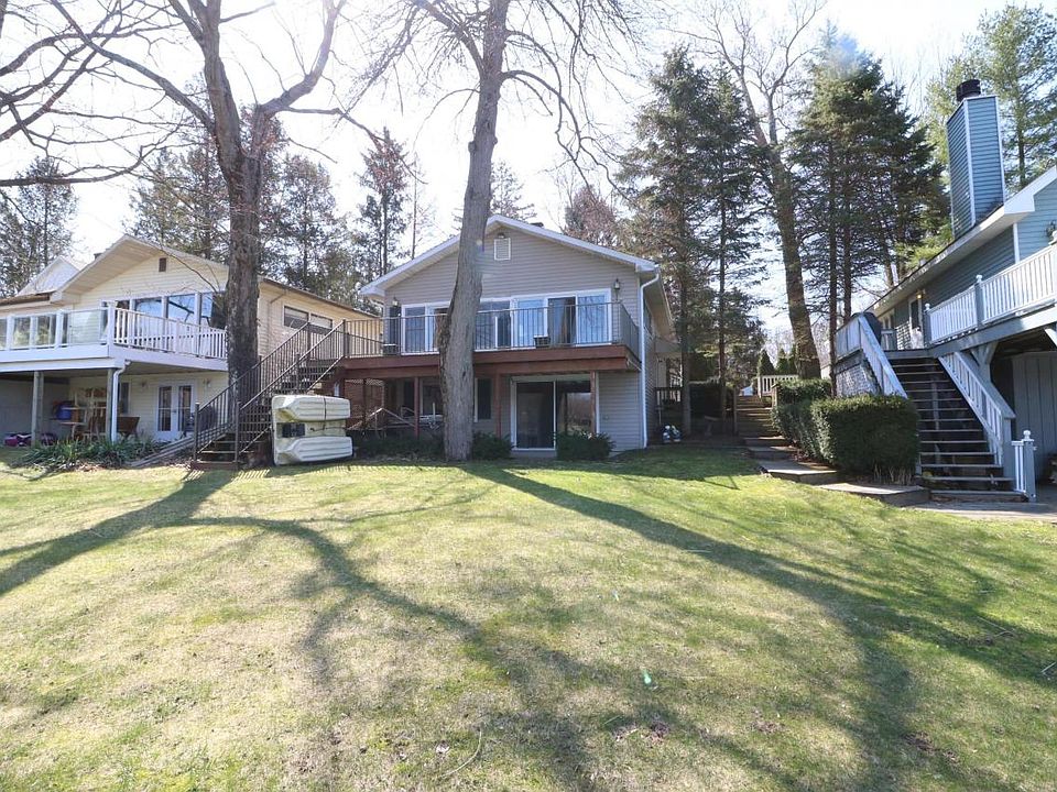 1st image of 62100 Gilmore Ave
