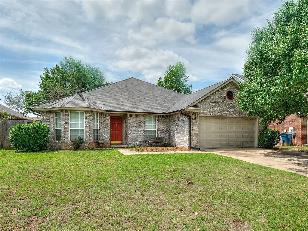 3 bed, 2.0 bath, 2247 sqft, $2,000 — Photo 1