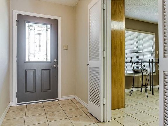 4th image of 2905 Creekside Ct
