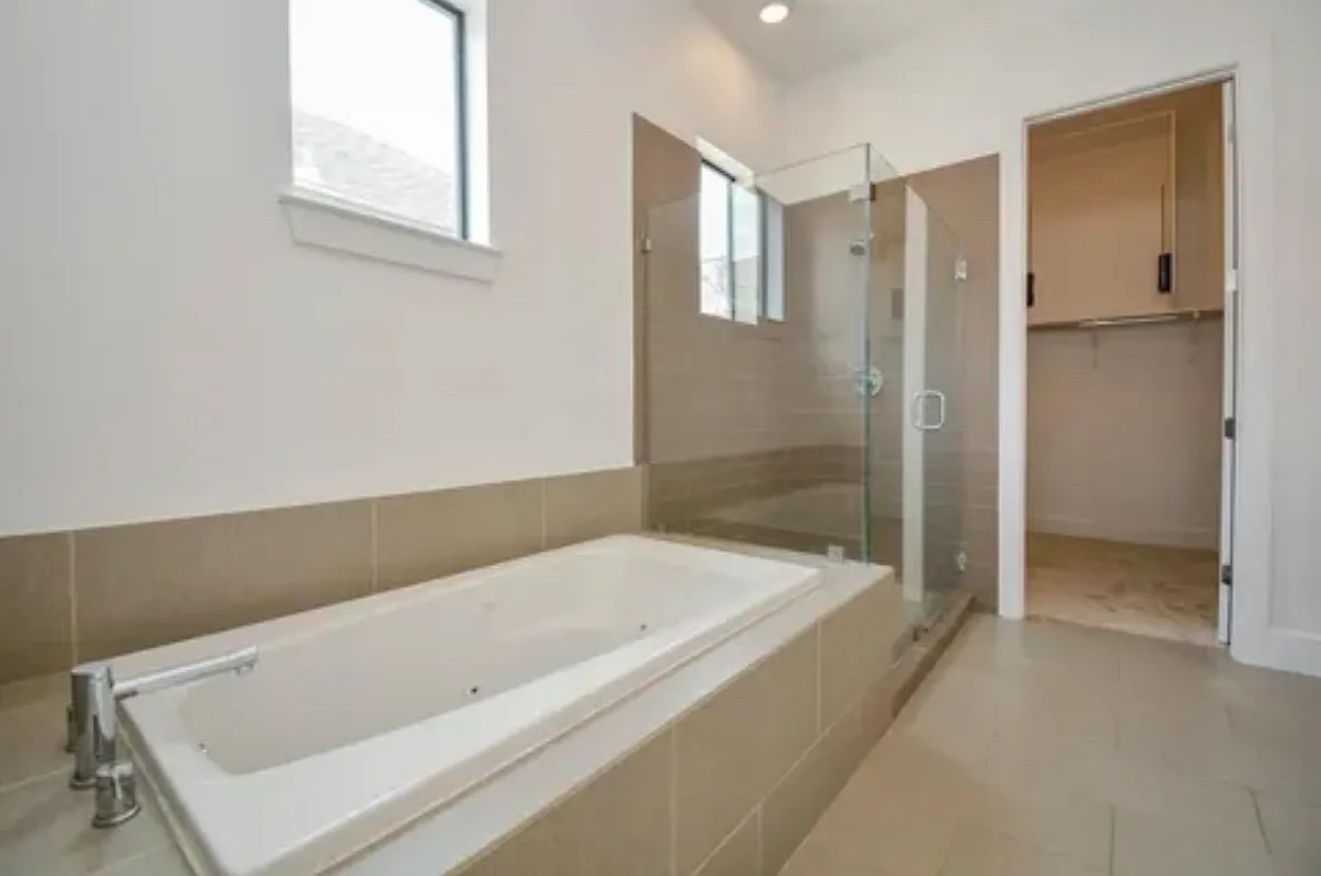 3 bed, 3.5 bath, 2314 sqft, $4,000 — Photo 4