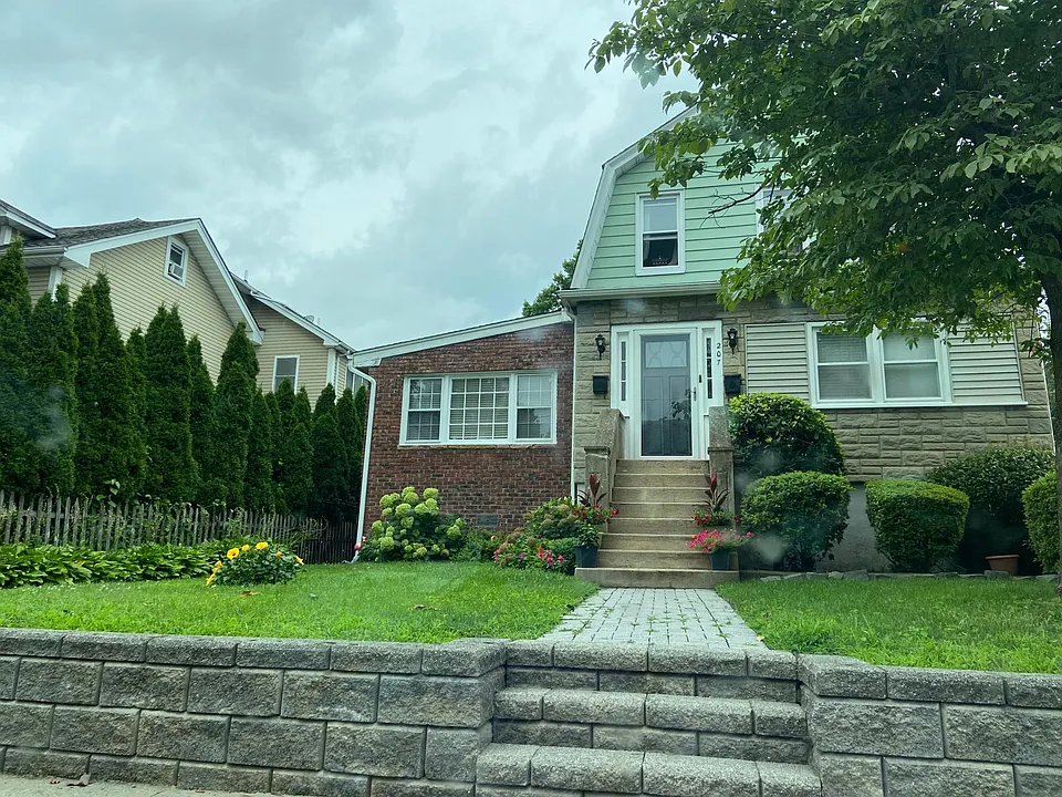 207 Central Ave #1
