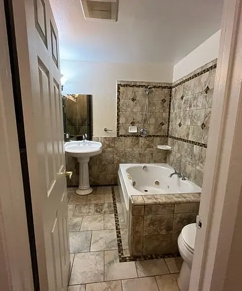1439 S Grand Ave — Photo 11