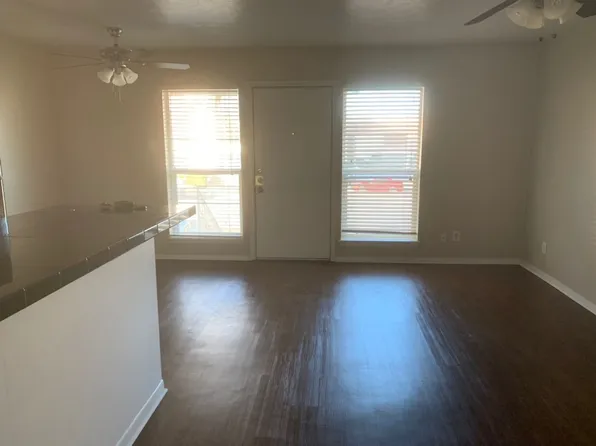 304 Smith St #304/201, Grapevine, TX 76051