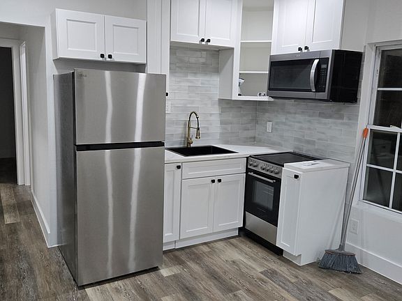 3rd image of 1210 43rd St #3
